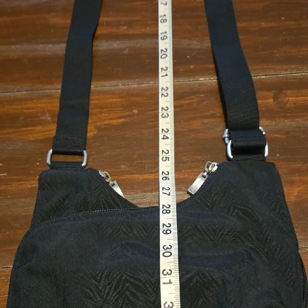 Bagallini Black Crossbody Bag (Bin18)